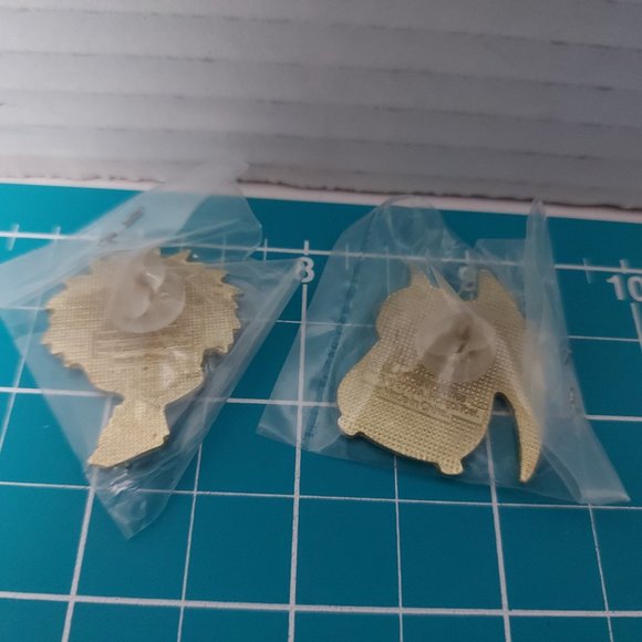 Vintage 2000 Izumi Patamon Digimon Digital Monsters Anime Shirt Hat Enamel Pin - Picture 4 of 4